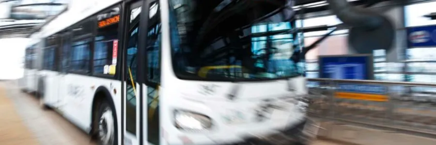 blured_bus.png